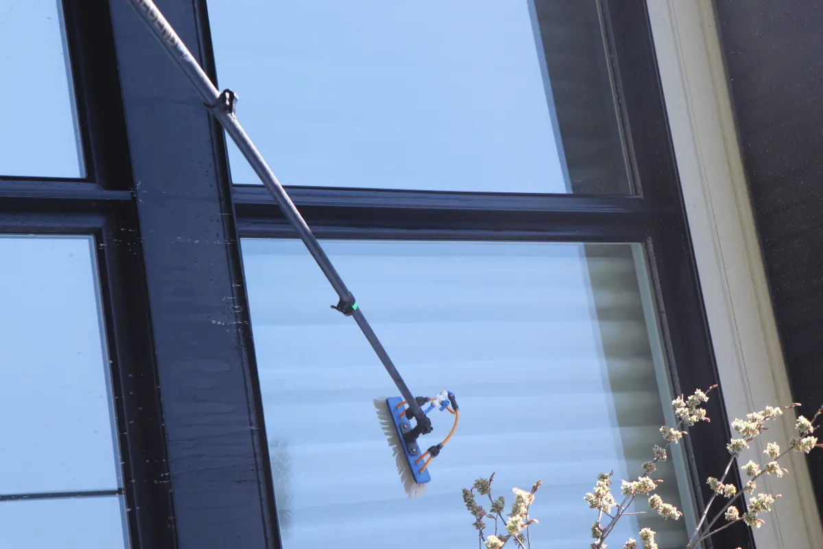 Lavage de Vitres Intérieur à Brossard - VitraPro